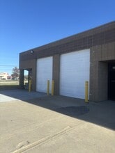 1125-1147 W Dennis Ave, Olathe, KS for lease Building Photo- Image 1 of 4