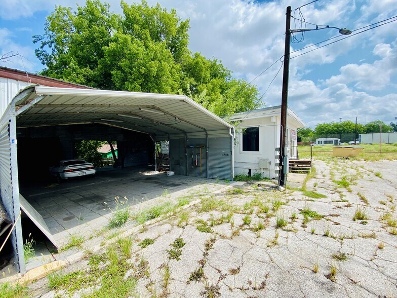 1750 S Business Ih 35, New Braunfels, TX à vendre - Photo du bâtiment - Image 3 de 12