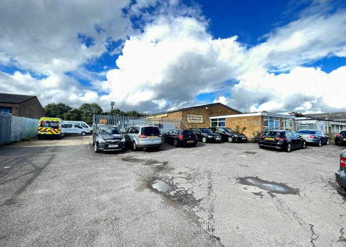 4 Royce Rd, Peterborough à vendre Photo du bâtiment- Image 1 de 1