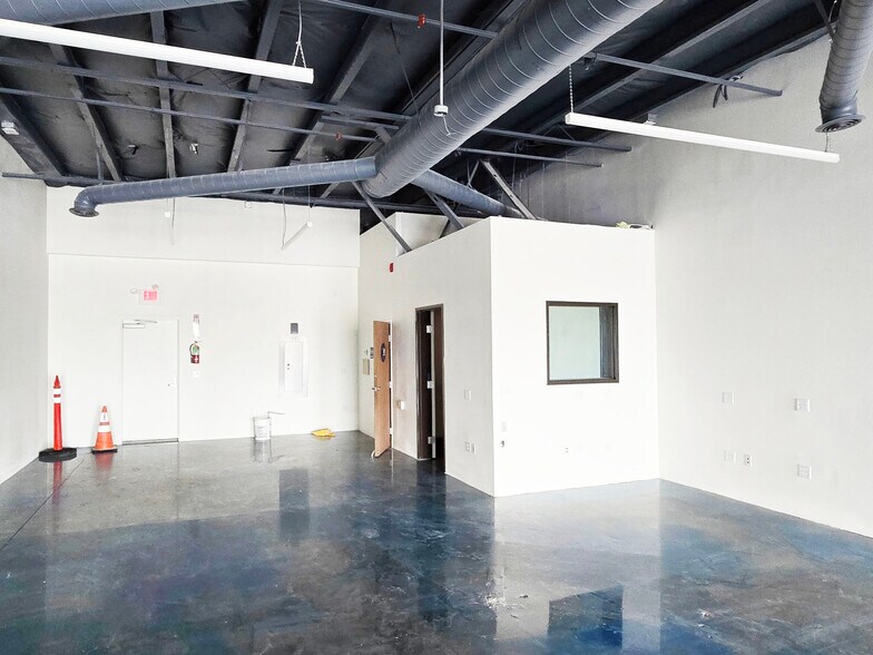 44100 Jefferson St, Indio, CA à louer - Photo du bâtiment - Image 2 de 11