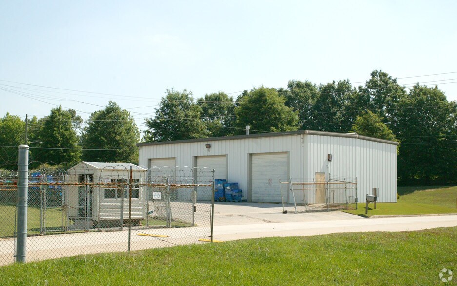 300 Industrial Dr, Birmingham, AL à louer - Photo du bâtiment - Image 2 de 3