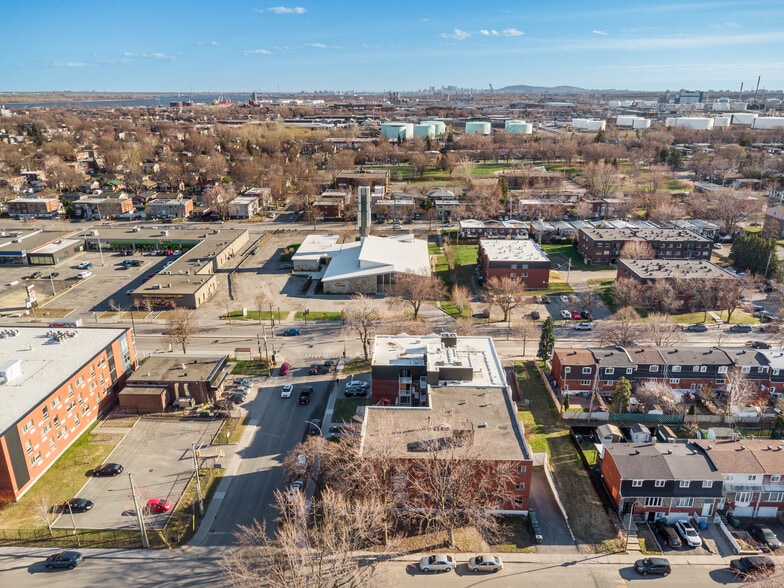 12081 Rue De Montigny, Montréal, QC for sale - Building Photo - Image 3 of 10