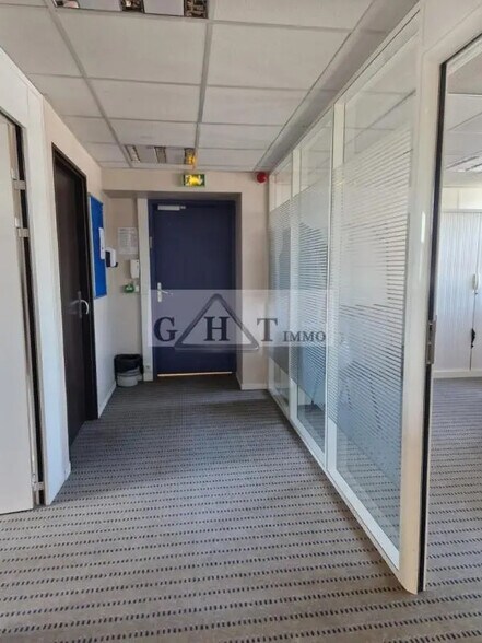 Bureau dans Ivry-sur-Seine à louer - Photo intérieure - Image 2 de 10