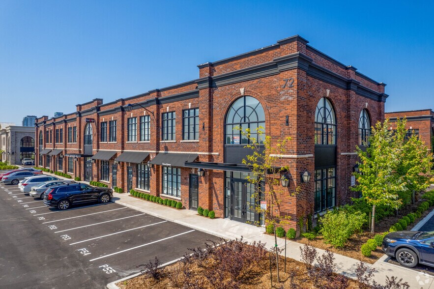 72-74 Jutland Rd, Toronto, ON à vendre - Photo principale - Image 1 de 1