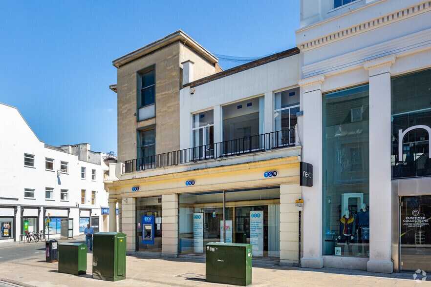 153-155 High St, Cheltenham à vendre - Photo du bâtiment - Image 2 de 5