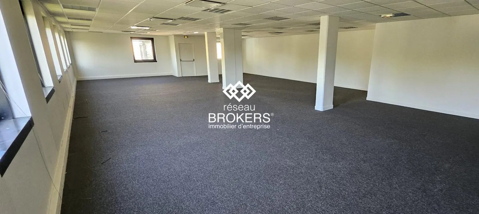 Office in Le Pecq for lease Building Photo- Image 1 of 10