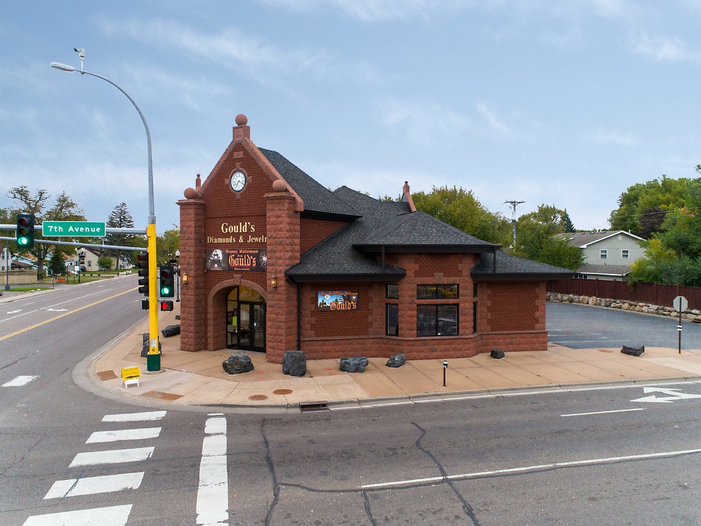 700 E Main St, Anoka, MN for lease Primary Photo- Image 1 of 44