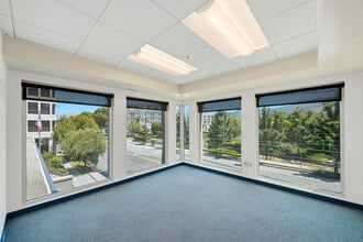 2727 W Alameda Ave, Burbank, CA à louer Photo intérieure- Image 2 de 9