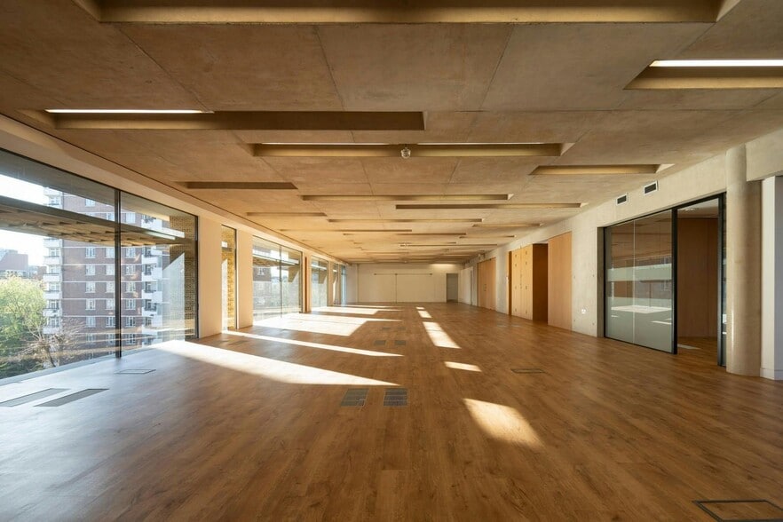 45-57 Gee St, London for lease - Building Photo - Image 2 of 21