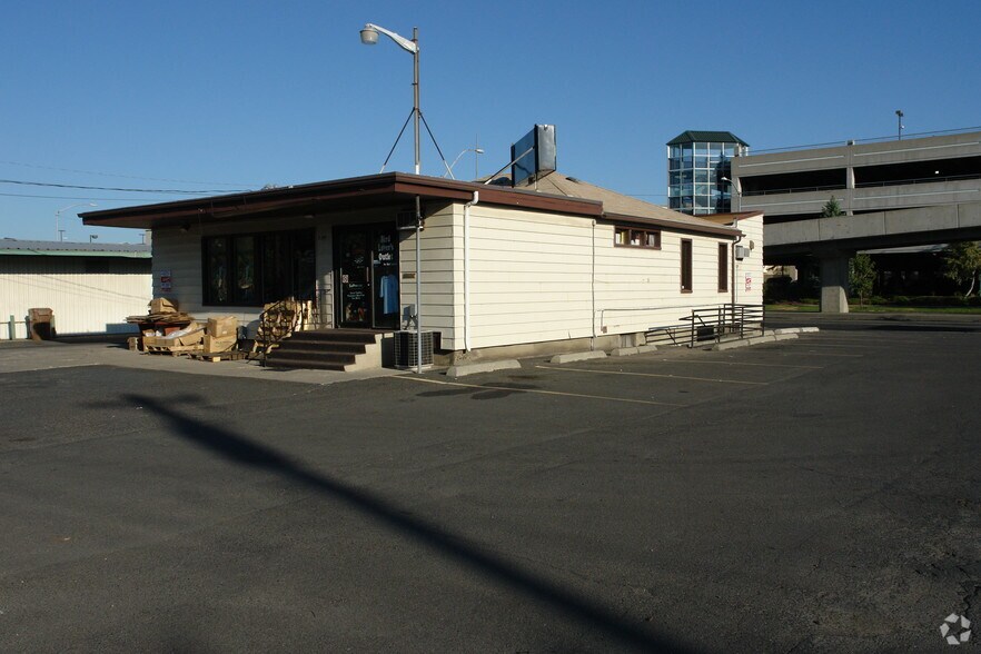206 E Wellesley Ave, Spokane, WA for lease - Building Photo - Image 2 of 8