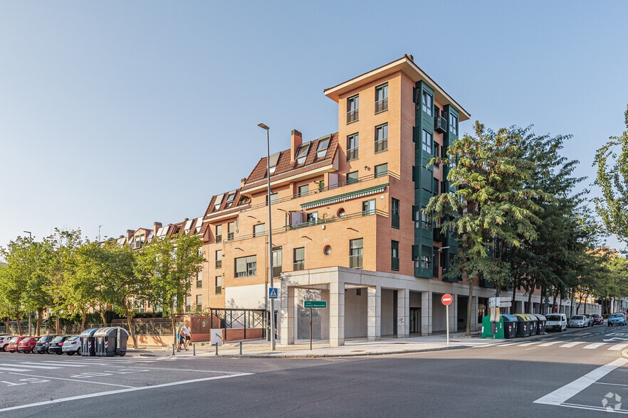 Multifamily in Las Rozas de Madrid, Madrid for sale - Building Photo - Image 1 of 2