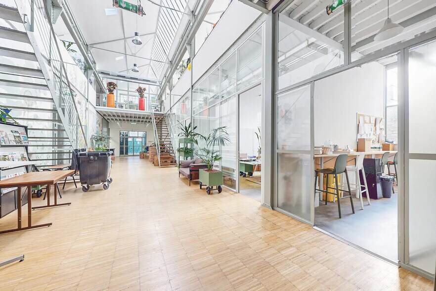 Bureau dans Paris à vendre - Photo du bâtiment - Image 2 de 15