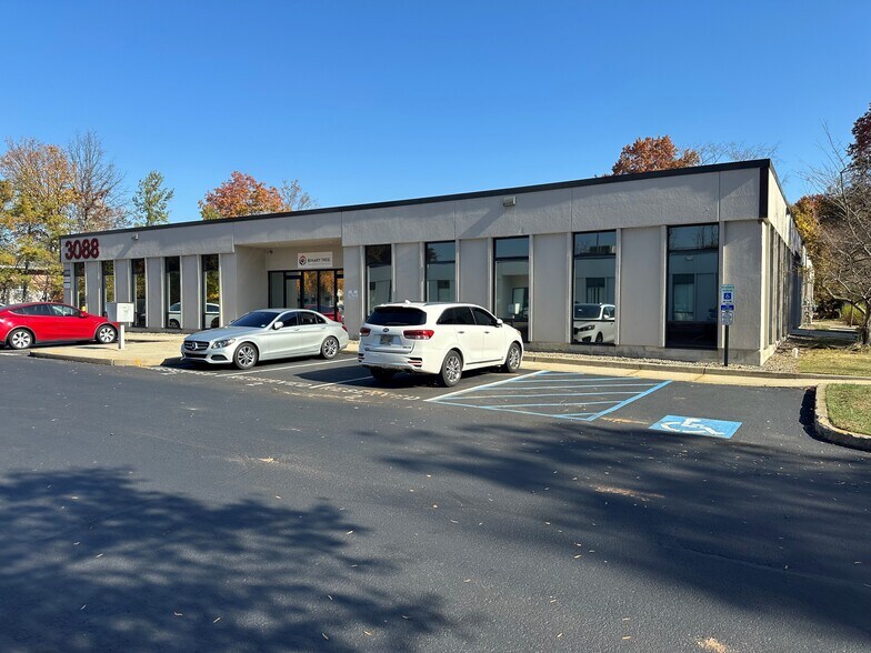 3088 State Route 27, Kendall Park, NJ à louer - Photo du bâtiment - Image 2 de 8