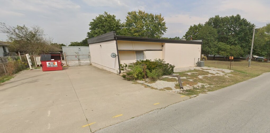 245 E Lindbergh Rd, Nixa, MO à vendre Photo principale- Image 1 de 2