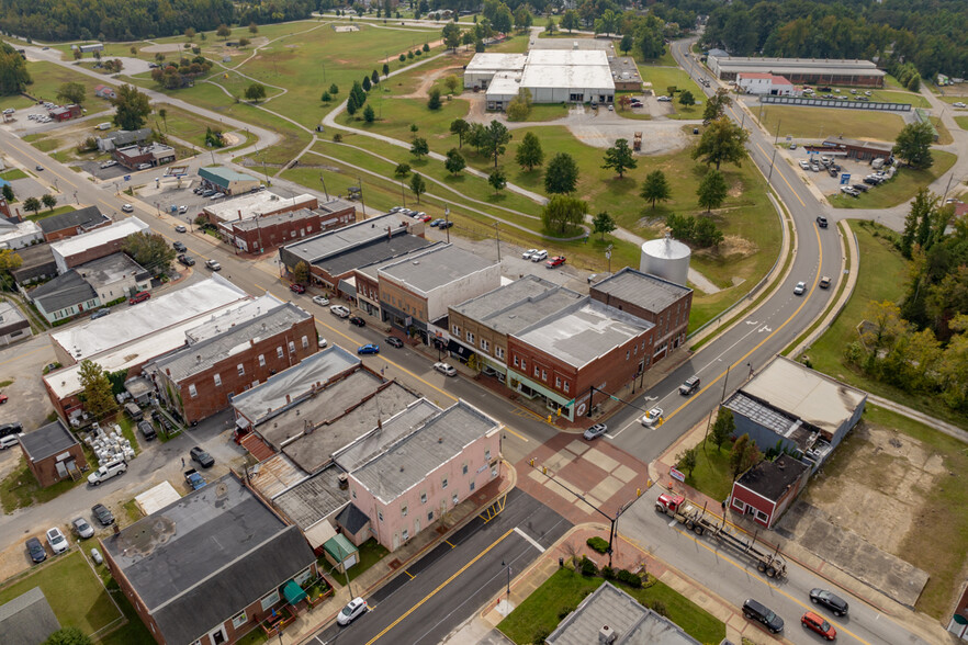 1801 Main, Victoria, VA for sale - Building Photo - Image 2 of 22