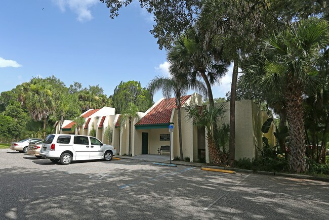 Plus de détails pour 12408 N 56th St, Tampa, FL - Bureau à vendre