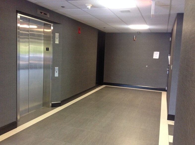 4 California Ave, Framingham, MA à louer - Photo intérieure - Image 2 de 4