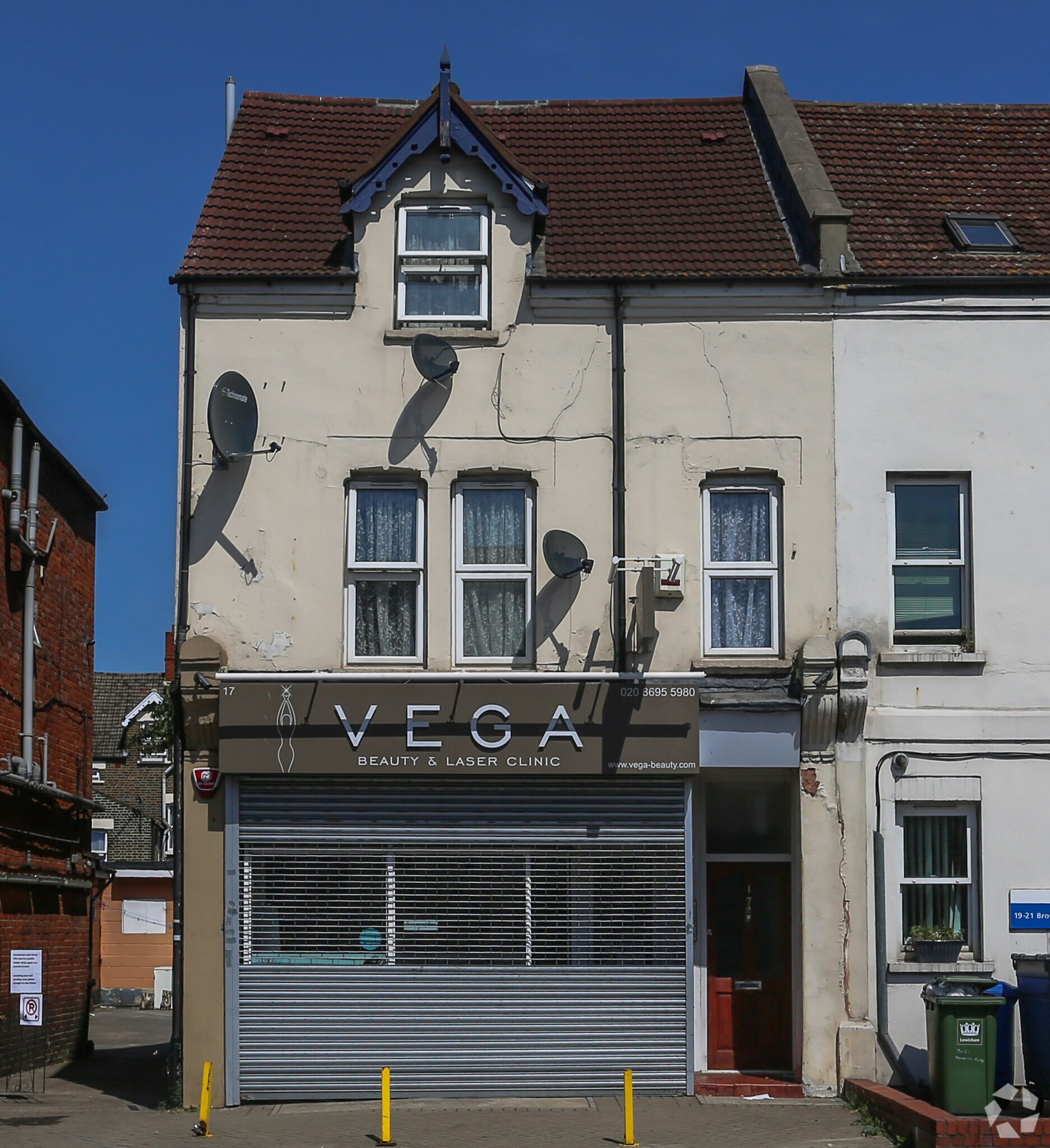 17 Brownhill Rd, Londres à louer Photo principale- Image 1 de 17