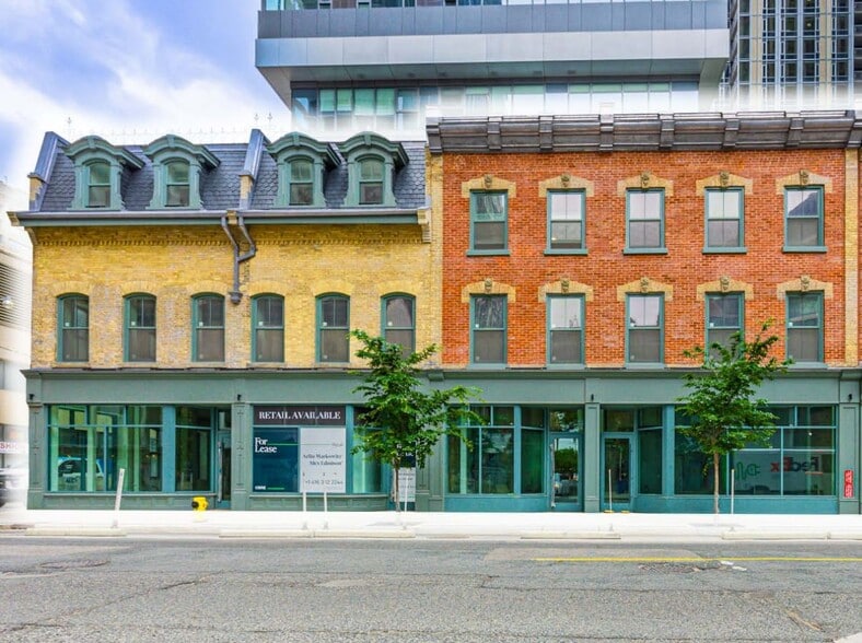 826-830 Yonge St, Toronto, ON à louer - Photo du bâtiment - Image 2 de 3