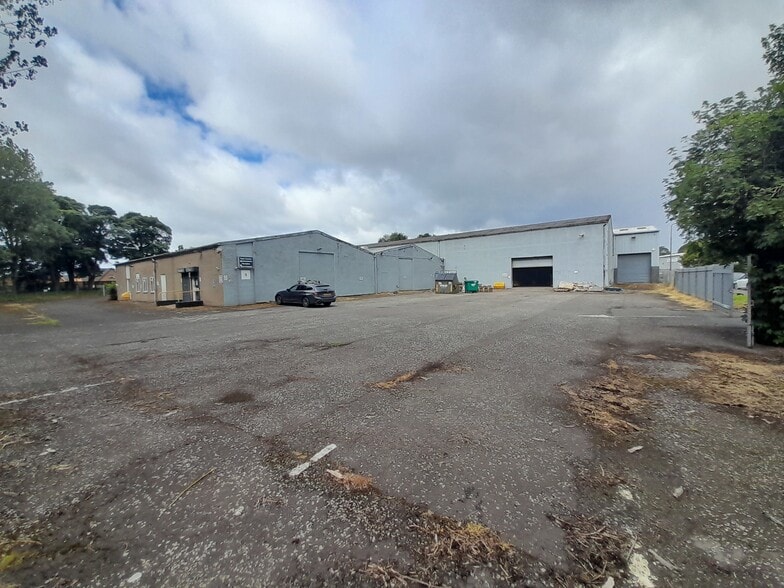 Mill Road Industrial Estate, Linlithgow for lease - Building Photo - Image 2 of 6