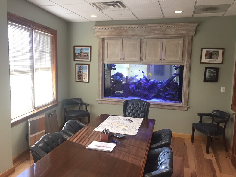 1 Center St, Southington, CT à louer - Photo intérieure - Image 2 de 9