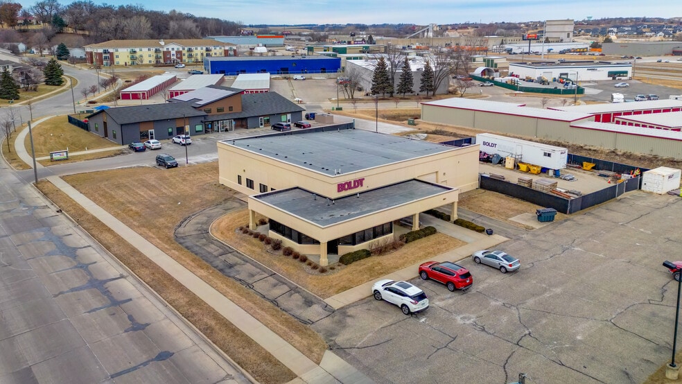 3621 9th St NW, Rochester, MN for lease - Building Photo - Image 1 of 29