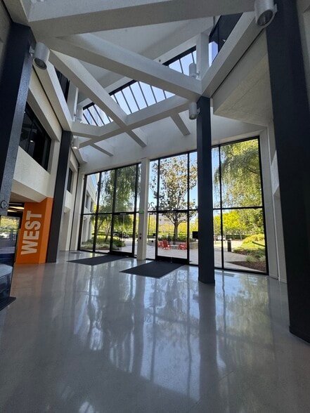 2001 Gateway Pl, San Jose, CA for lease - Building Photo - Image 3 of 18