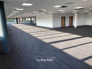 Office in Caluire-et-Cuire for lease Interior Photo- Image 2 of 4