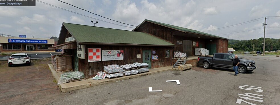 700 Beaver Ave, Ellwood City, PA à vendre - Photo du bâtiment - Image 2 de 4