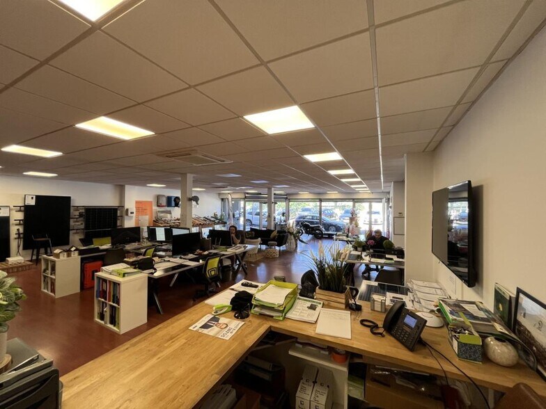 Commerce de détail dans La Farlède à louer - Photo du bâtiment - Image 3 de 6