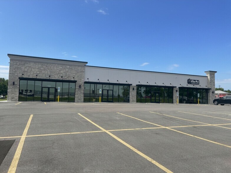 3120-3132 Elm Point Industrial Dr, Saint Charles, MO à louer - Photo du bâtiment - Image 1 de 3