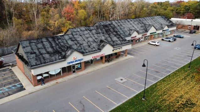 8346-8430 Richardson Rd, Commerce Township, MI à louer - Photo du bâtiment - Image 3 de 4