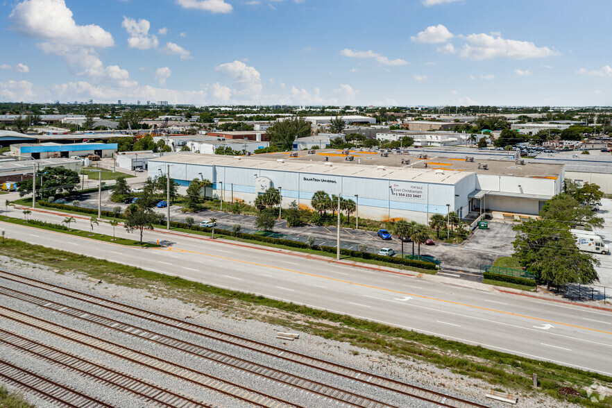 1800 President Barack Obama Hwy, Riviera Beach, FL à louer - A rien - Image 2 de 10