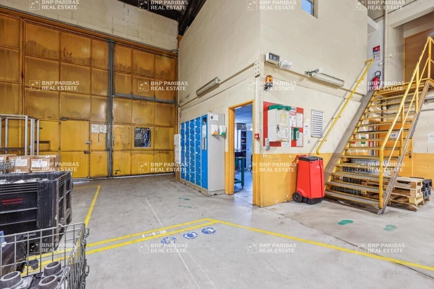 Flex in Chennevières-sur-Marne for lease - Interior Photo - Image 3 of 10