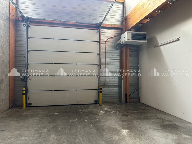 Flex in Strasbourg for lease - Interior Photo - Image 1 of 10