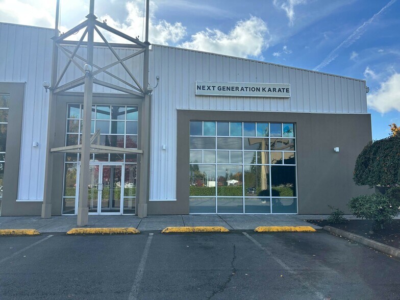 2820 SE 58th Ct, Hillsboro, OR à louer - Photo du bâtiment - Image 1 de 2