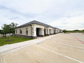 2120 Prairie Dr, Prosper, TX for lease Interior Photo- Image 2 of 33