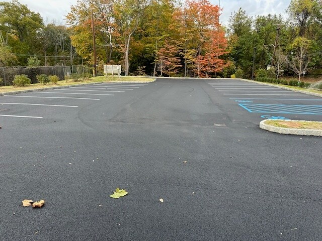 290 Ferris Ave, White Plains, NY à louer - Aérien - Image 2 de 2