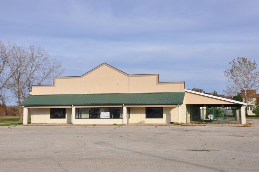 200 Spitler Park Plz, Mount Zion, IL à vendre - Photo du bâtiment - Image 2 de 10