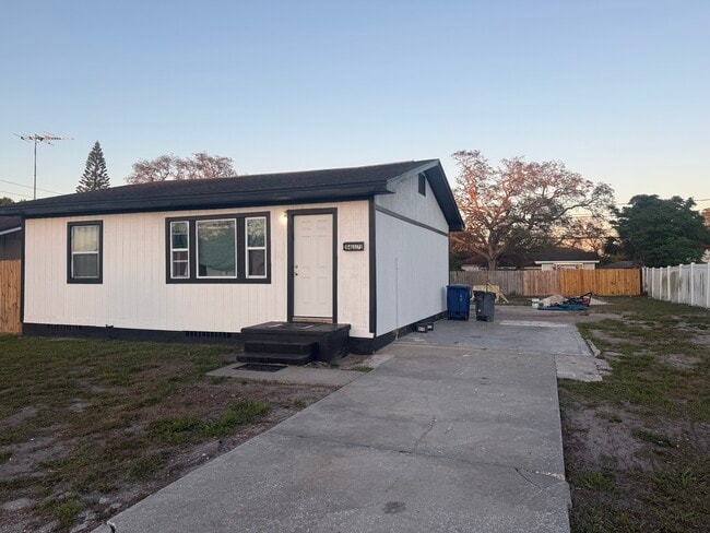 Plus de détails pour 1457 S Missouri Ave, Clearwater, FL - Commerce de détail à louer