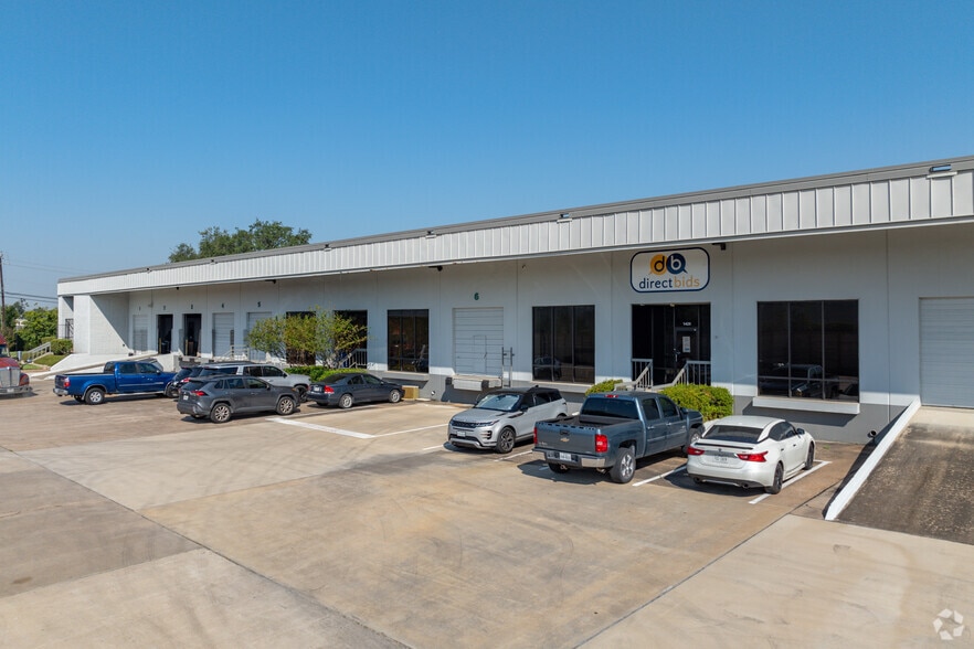 1420-1438 N Post Oak Rd, Houston, TX for lease - Building Photo - Image 3 of 4