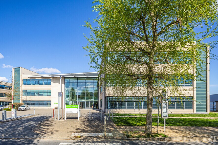 Bureau dans Wissous à louer - Photo du bâtiment - Image 3 de 3