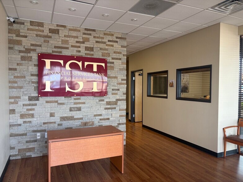 4901-4999 S Hulen St, Fort Worth, TX à louer - Photo du bâtiment - Image 3 de 11