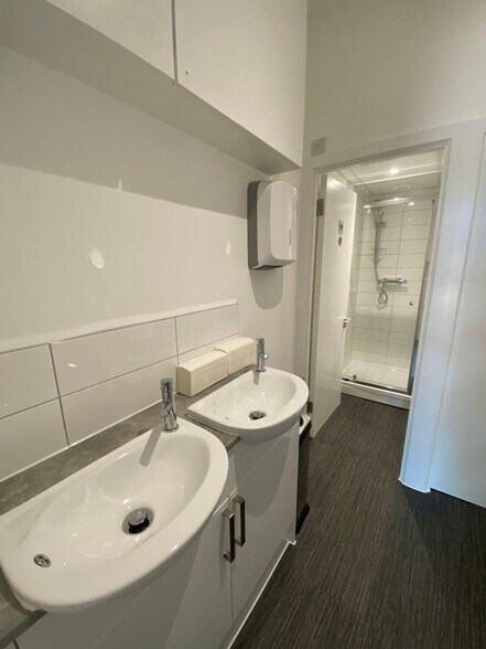 Lower Teddington Rd, Kingston Upon Thames à louer - Photo intérieure - Image 3 de 7