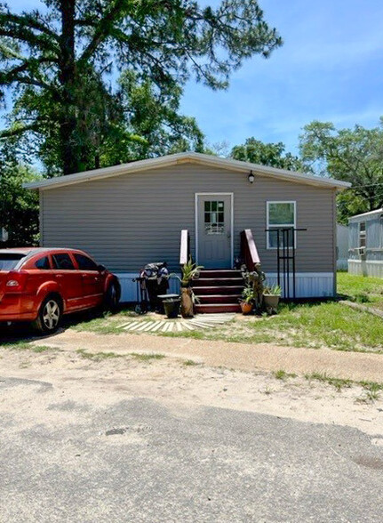 Pine Ridge Mobile Home Park, Tallahassee, FL à vendre - Photo principale - Image 1 de 1