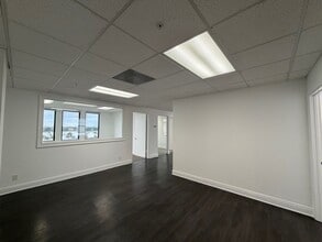 105 S Narcissus Ave, West Palm Beach, FL for lease Interior Photo- Image 1 of 16