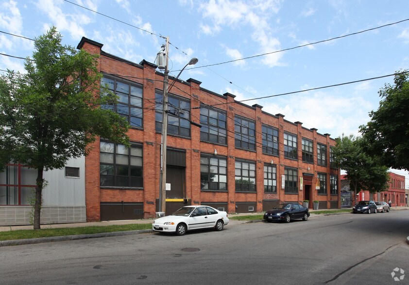 176 Anderson Ave, Rochester, NY à louer - Photo du bâtiment - Image 2 de 2