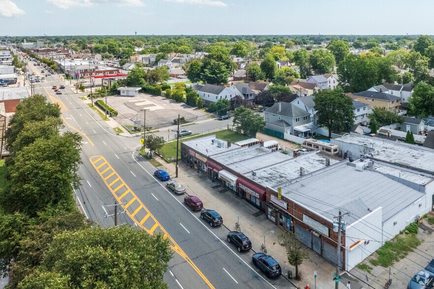 1155-1157 Hempstead Tpke, Franklin Square, NY for sale - Building Photo - Image 3 of 6