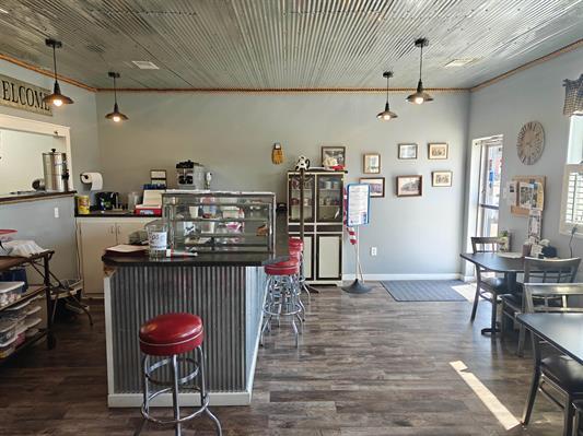 308 Main St, Trenton, NE à vendre - Photo intérieure - Image 3 de 10