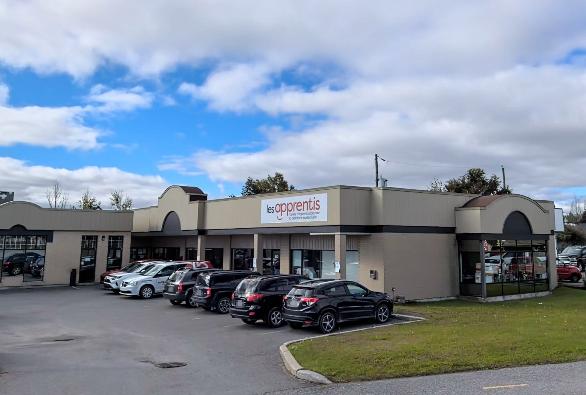 394 Boul Maloney O, Gatineau, QC for sale Primary Photo- Image 1 of 1